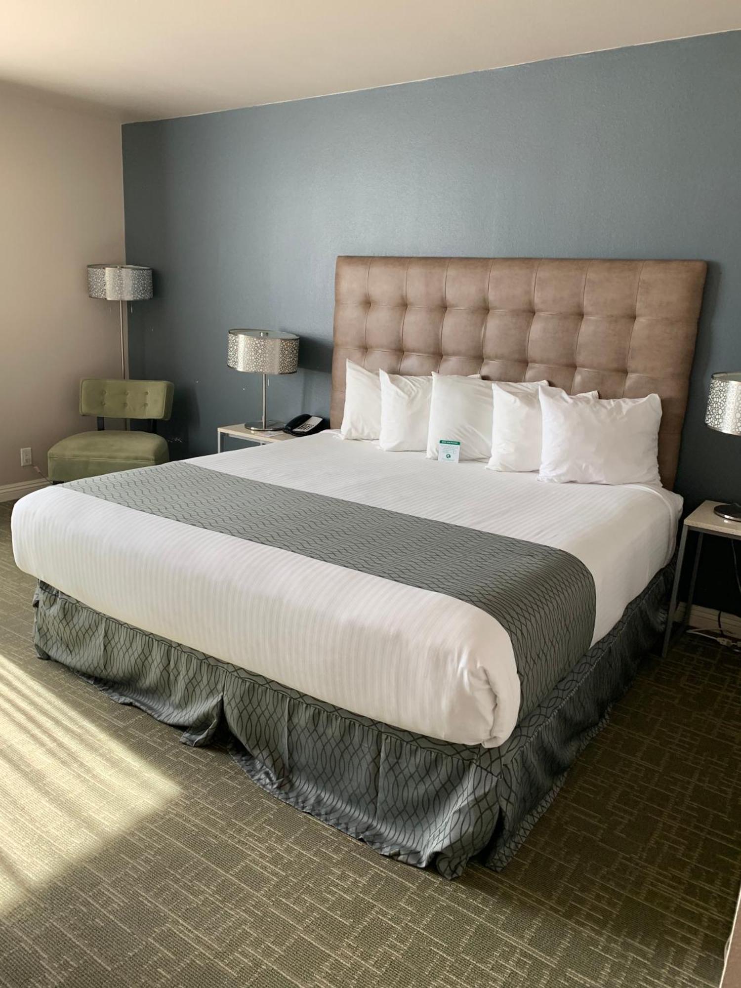 Redac Gateway Hotel Торранс Номер фото